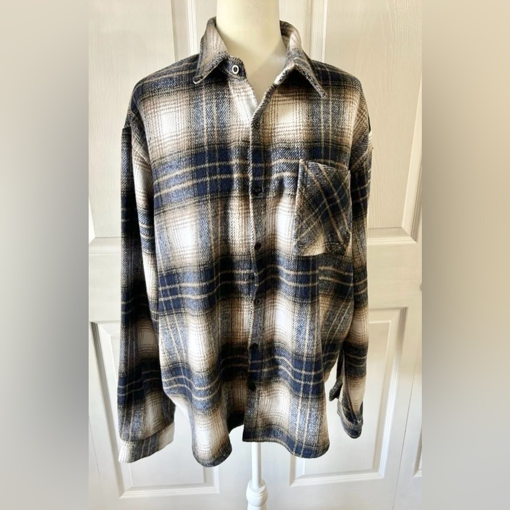 Shein Shirt men size xxlarge very soft new condition